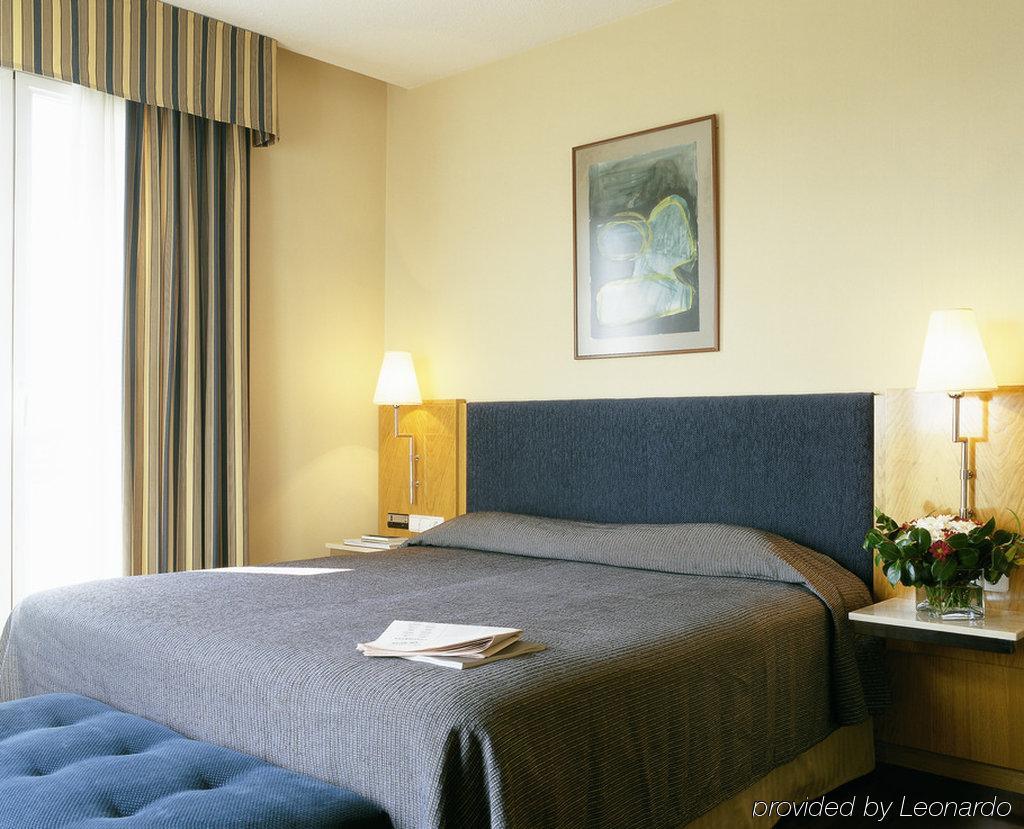 Nh Madrid Atocha Hotel Room photo